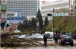 NEVRIJEME (sažetak) Padala stabla i letjeli krovovi; jedna osoba poginula                                                                                                                                                                       