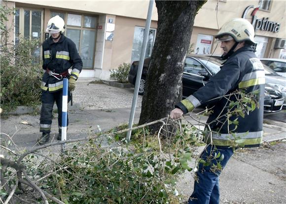 Teške posljedice orkanske bure na riječkom području                                                                                                                                                                                             