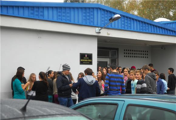 Učenici karlovačke Medicinske škole prekinuli prosvjed                                                                                                                                                                                          