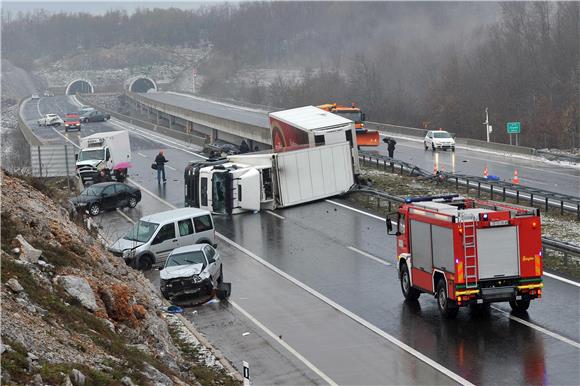 Nakon nesreće, odron - autocesta ostaje zatvorena                                                                                                                                                                                               