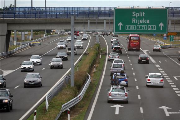 Na autocestama više vozila i naplaćene cestarine                                                                                                                                                                                                