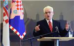 Josipović predlaže da u Ustav uđu i zajednice različite od braka                                                                                                                                                                                