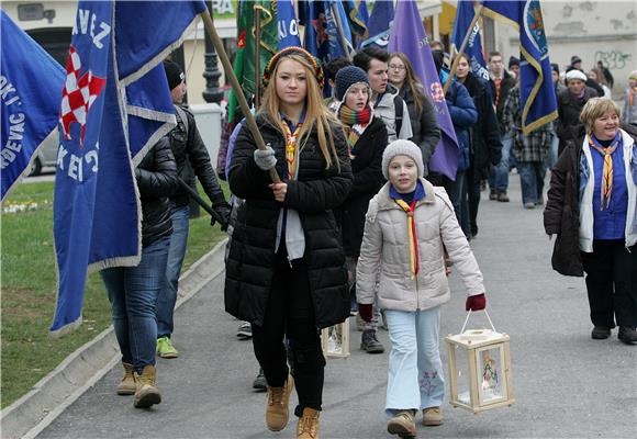 Betlehemsko svjetlo u zagrebačkoj Katedrali                                                                                                                                                                                                     