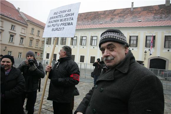 Prosvjed radnika RIZ-Odašiljača protiv "ekonomskog genocida" nad tvrtkom                                                                                                                                                                        