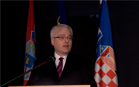 Josipović: vjerujem u Hrvatsku i sposobnost da se nađe odgovor na krizu                                                                                                                                                                         