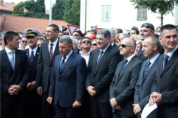 Gotovina i Krstičević otkrili spomenik 4. gardijskoj- Paucima                                                                                                                                                                                   