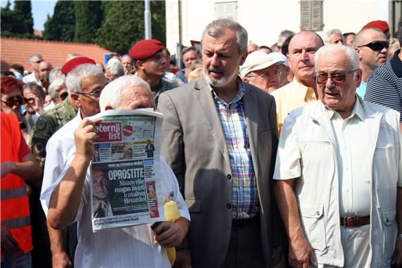 Gotovina i Krstičević otkrili spomenik 4. gardijskoj- Paucima                                                                                                                                                                                   