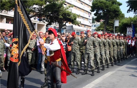 Gotovina i Krstičević otkrili spomenik 4. gardijskoj- Paucima                                                                                                                                                                                   