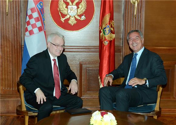 Predsjednik Josipović razgovrao s crnogorskim premijerom Đukanovićem                                                                                                                                                                            