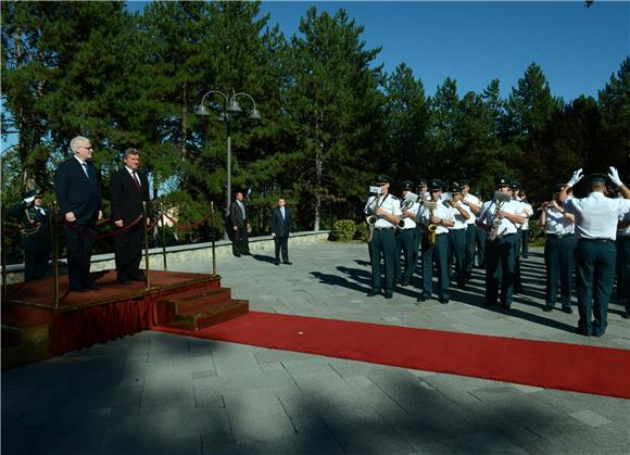 Predsjednik Josipović sastao se u Skoplju s makedonskim predsjednikom Ivanovom                                                                                                                                                                  