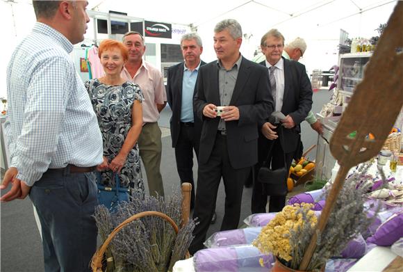 Branko Hrg posjetio Obrtnički sajam u Karlovcu                                                                                                                                                                                                  