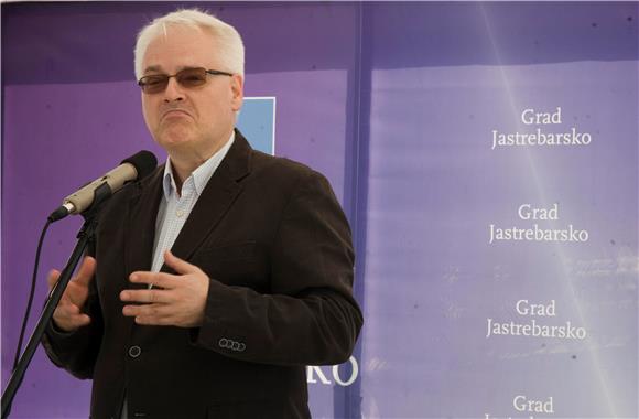 Predsjednik Josipović na tradicionalnoj diplomatskoj berbi                                                                                                                                                                                      