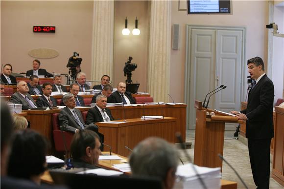 Premijer Milanović podnio godišnje izvješće pred Saborom                                                                                                                                                                                        