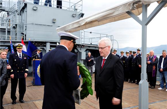 Josipović na obilježavanju 22. obljetnice Divizijuna pomorskih i kopnenih diverzanata HRM                                                                                                                                                       