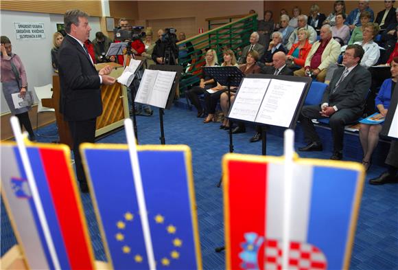 Karlovac- Dvadeset godina središnje knjižnice Slovenaca u Hrvatskoj                                                                                                                                                                             