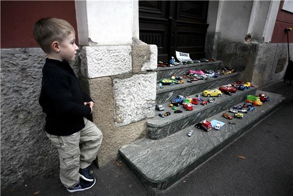 Prosvjedni dječji autići za sisačku županicu Lovrić Merzel                                                                                                                                                                                      