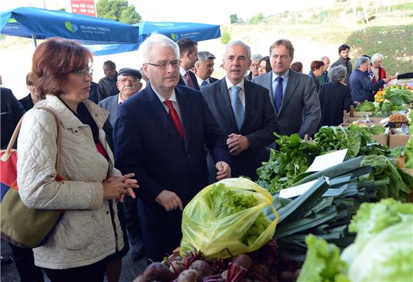 INA-MOL: Josipović - Vlada će znati zaštititi nacionalni interes                                                                                                                                                                                