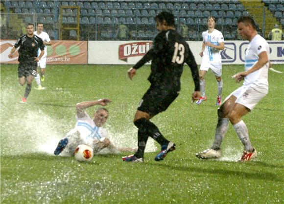 Rijeka - Hrvatski dragovoljac 1-0 - poluvrijeme 10.11.2013.                                                                                                                                                                                     