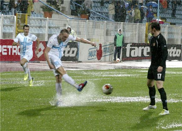 Rijeka - Hrvatski dragovoljac 1-0 - poluvrijeme 10.11.2013.                                                                                                                                                                                     