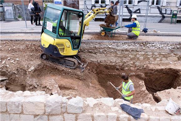 Predstavljeni novi arheološki nalazi monumentalne arhitekture antičkog doba u ulici Domovinskog rata u Splitu                                                                                                                                   