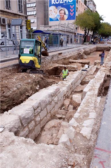 Predstavljeni novi arheološki nalazi monumentalne arhitekture antičkog doba u ulici Domovinskog rata u Splitu                                                                                                                                   