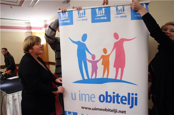 Tiskovna konferencija Udruge 'U ime obitelji'                                                                                                                                                                                                   