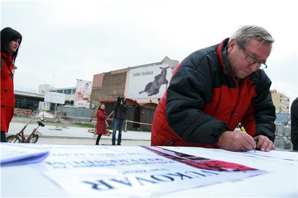 Stožer na 2.000 mjesta prikuplja potpise za referendum                                                                                                                                                                                          