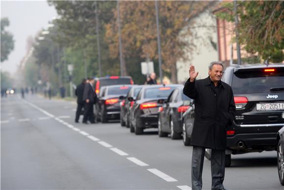 VUKOVAR- Državni dužnosnici napustili kolonu sjećanja                                                                                                                                                                                           