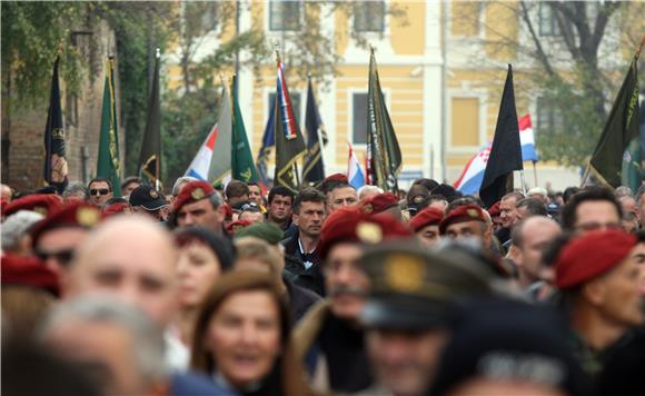 VUKOVAR - Dvije kolone sjećanja                                                                                                                                                                                                                 