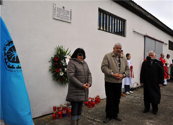 Vukovar: odana počast ubijenima u Veleprometu 1991.                                                                                                                                                                                             