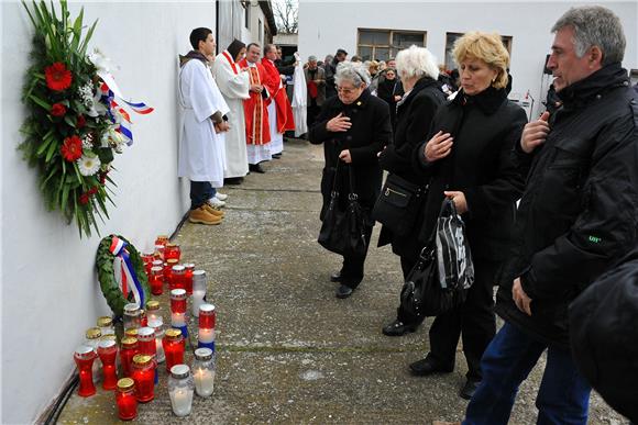 Vukovar: odana počast ubijenima u Veleprometu 1991.                                                                                                                                                                                             