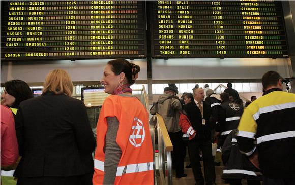 Prosvjedni skup radnika zagrebačke Zračne luke protiv francuskog koncesionara                                                                                                                                                                   