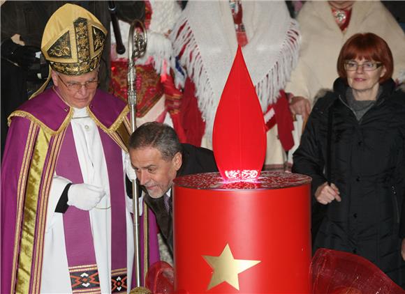 Upaljena prva advenstka svijeća na Manduševcu                                                                                                                                                                                                   