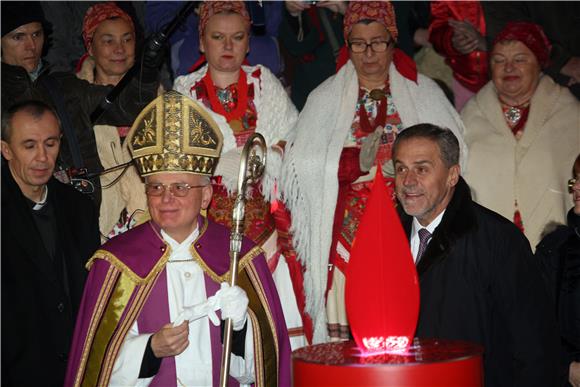 Upaljena prva advenstka svijeća na Manduševcu                                                                                                                                                                                                   