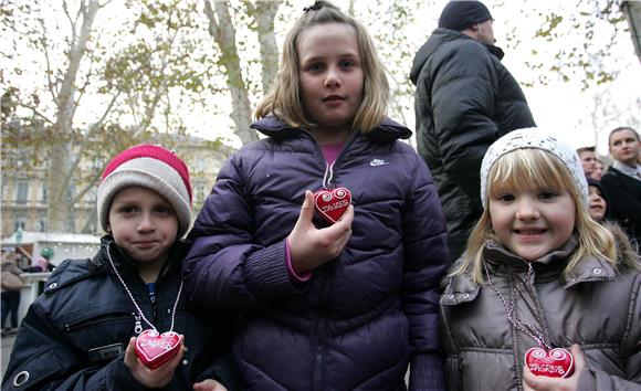 Djeca iz Dječjeg sela Lekenik u obilasku adventskog sajma na Zrinjevcu                                                                                                                                                                          