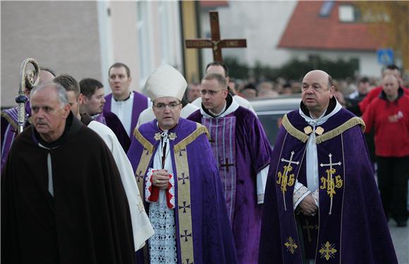 Posljednji ispraćaj fra Zvjezdana Linića                                                                                                                                                                                                        