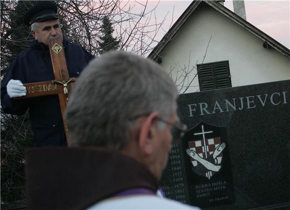 Posljednji ispraćaj fra Zvjezdana Linića                                                                                                                                                                                                        