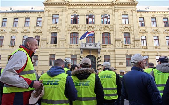 Počeo prosvjed Sindikata hrvatskih željezničara                                                                                                                                                                                                 