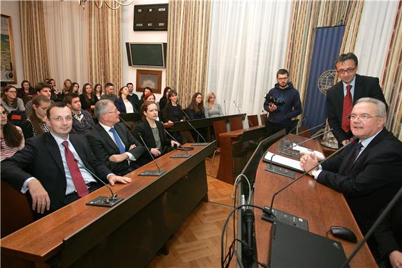 Neven Mimica održao predavanje  politici zaštite potrošača u EU                                                                                                                                                                                 