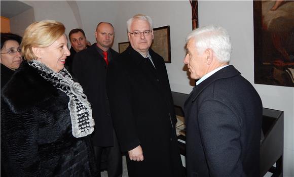 Izložbu o europskim himnama obišao predsjednik Josipović                                                                                                                                                                                        