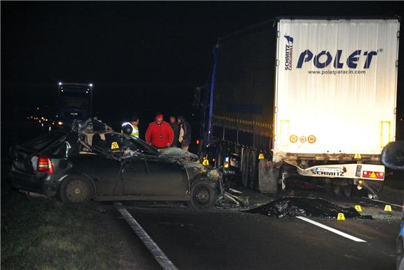 Vinkovci: u sudaru poginuli hrvatski i makedonski vozač                                                                                                                                                                                         