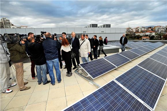 Na FESB-u prva splitska solarna elektrana                                                                                                                                                                                                       