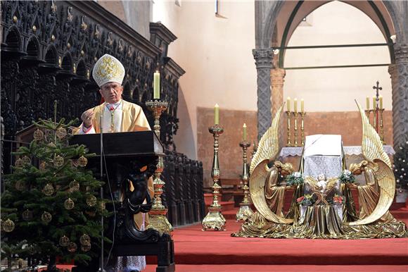 Božićno misno slavlje u zadarskoj katedrali sv. Stošije                                                                                                                                                                                         