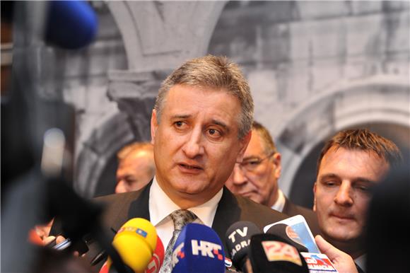 Karamarko: priča za malu djecu je Milanovićev program 