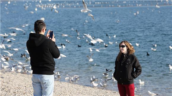 Sunčana nedjelja na Jarunu