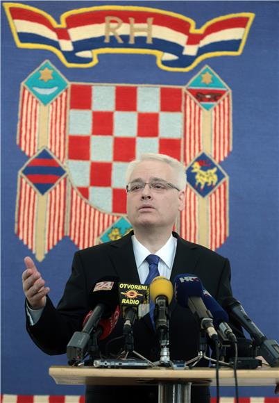 Predsjednik Republike Ivo Josipović s građanima na kavi