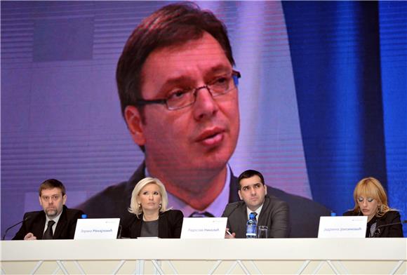 Vučić i SNS: Srbija ide na prijevremene izbore