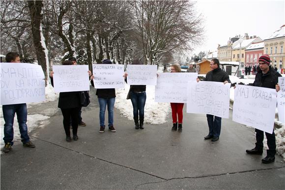 HSS-ovi prosvjednici Jakovini: Uništio si male stočare 