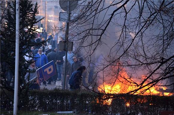 Smiruje se stanje u Sarajevu, mirnije i u Tuzli