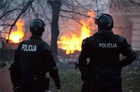 Smiruje se stanje u Sarajevu, mirnije i u Tuzli